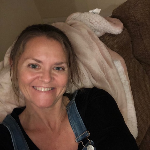 Meet your Posher, Jennine - Picture 1 of 1